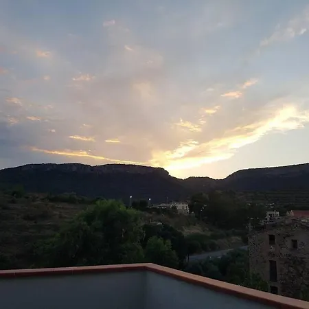 Holiday home El Corralet Del Lloar, Vistes Infinites Al Priorat *