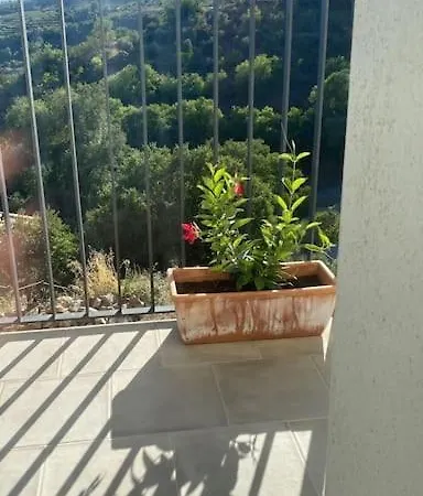 Holiday home El Corralet Del Lloar, Vistes Infinites Al Priorat *