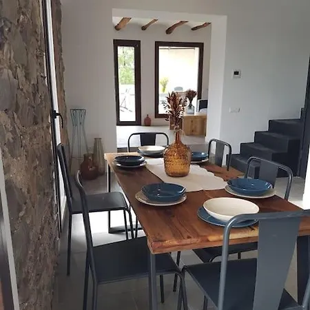 Holiday home El Corralet Del Lloar, Vistes Infinites Al Priorat